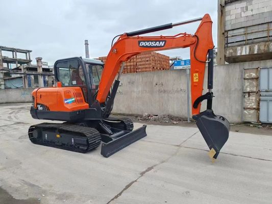 The new Doosan DX55 is equipped with a Yangma engine from Japan