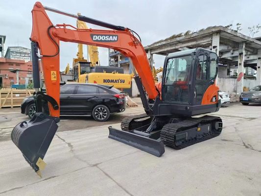 The new Doosan DX55 is equipped with a Yangma engine from Japan