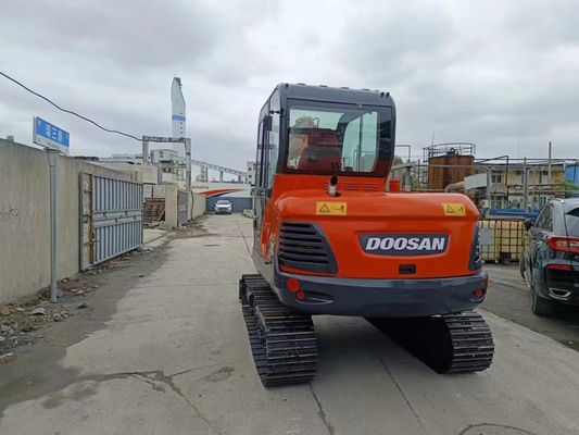 The new Doosan DX55 is equipped with a Yangma engine from Japan