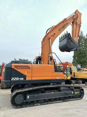 The Used 22 Ton Hyundai 220-9s Excavator Is Equipped With A Cummins Engine