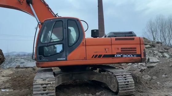 Very good Second hand Doosan DX300 excavator for export from China