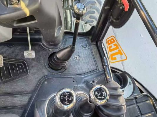 Efficient And Multifunctional JCB 3CX Backhoe Loader From The UK
