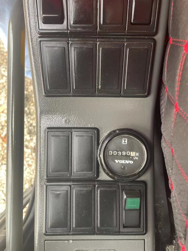 중고용 EC140 발굴기 중고형입니다