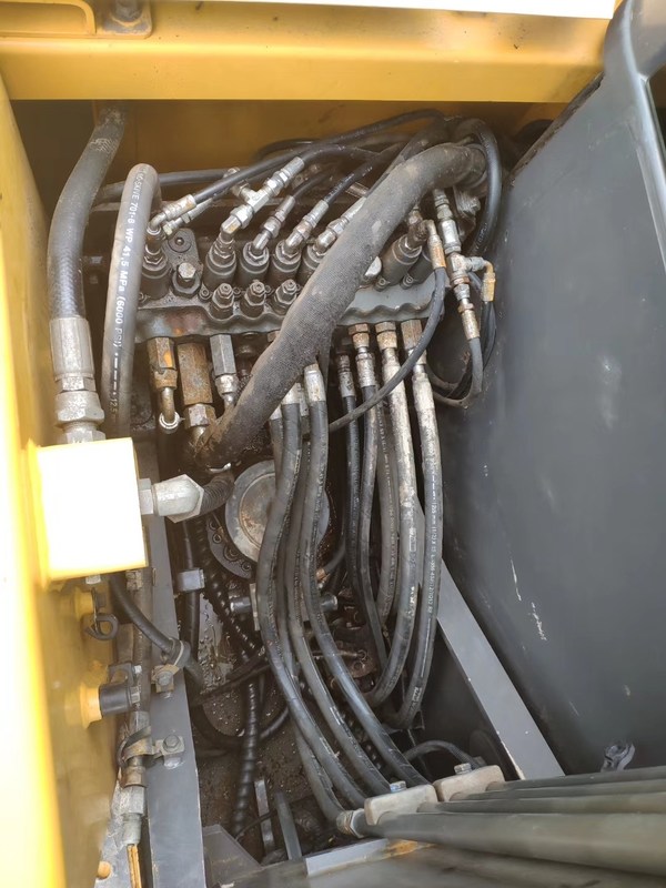 사용 된 8 톤  볼보 발굴기 잘 유지되고 있습니다 할인 가격으로 오늘 사용 가능합니다