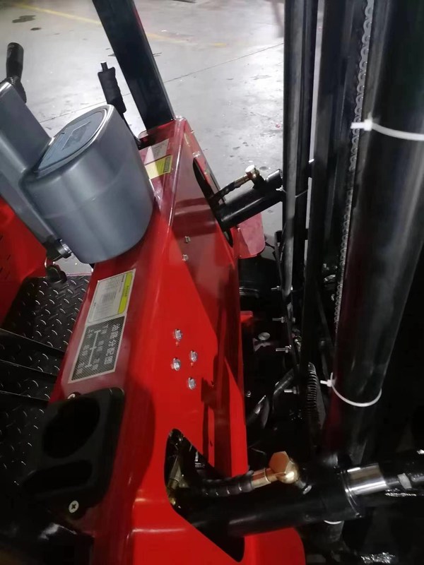 신형 소형 디젤 포크리프트와 신형 소형 전기 포크리프트