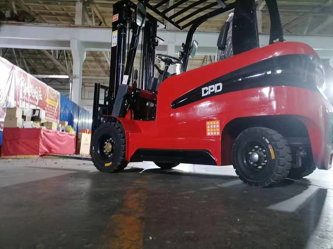 신형 소형 디젤 포크리프트와 신형 소형 전기 포크리프트