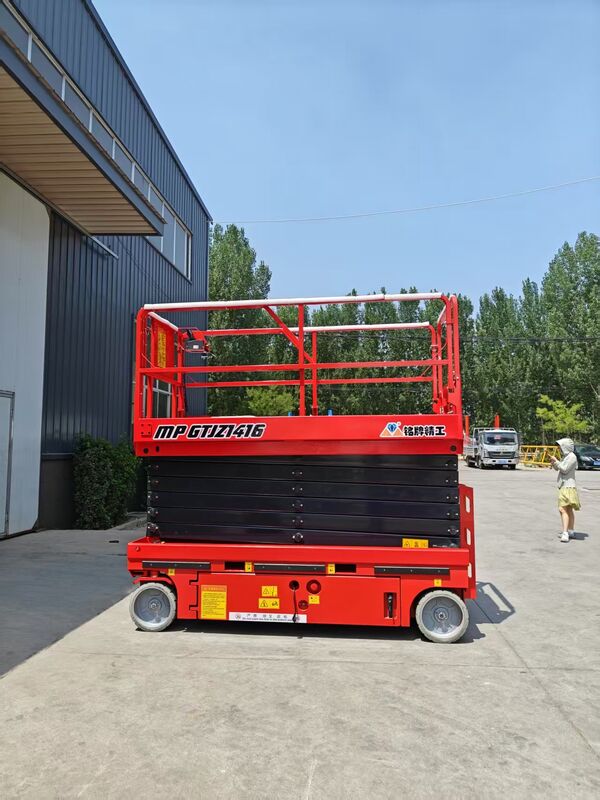 접이식 고고도 작업 플랫폼, 실내 건설 및 외벽 작업에 사용